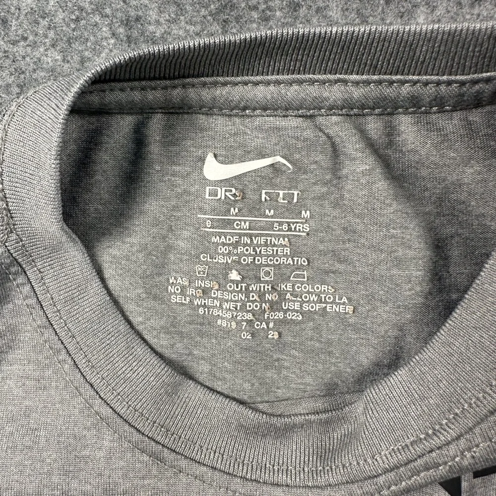Nike Dri-Fit Just Do It Graphic Tee Size M 5-6 Gray Heather Performance